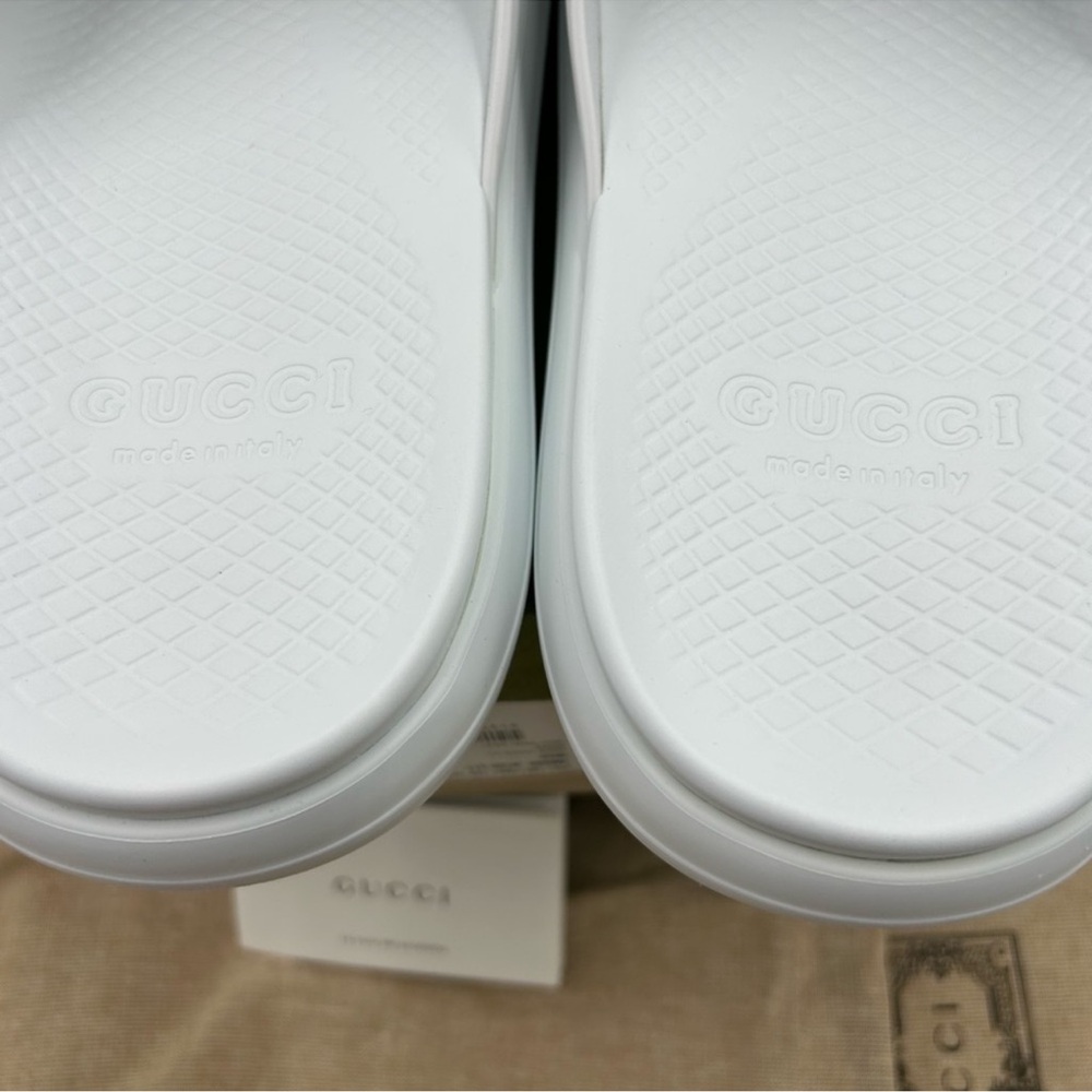 Men’s Gucci, web striped rubber pool slide size 11 made in Italy. Newest style! - Picture 8 of 12